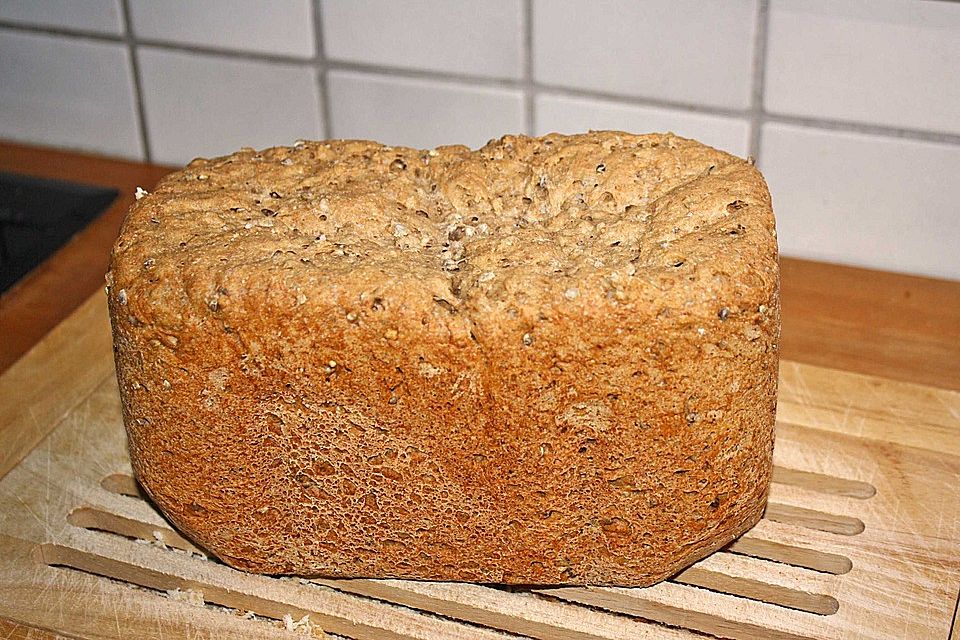 Dinkel-Hanf-Brot