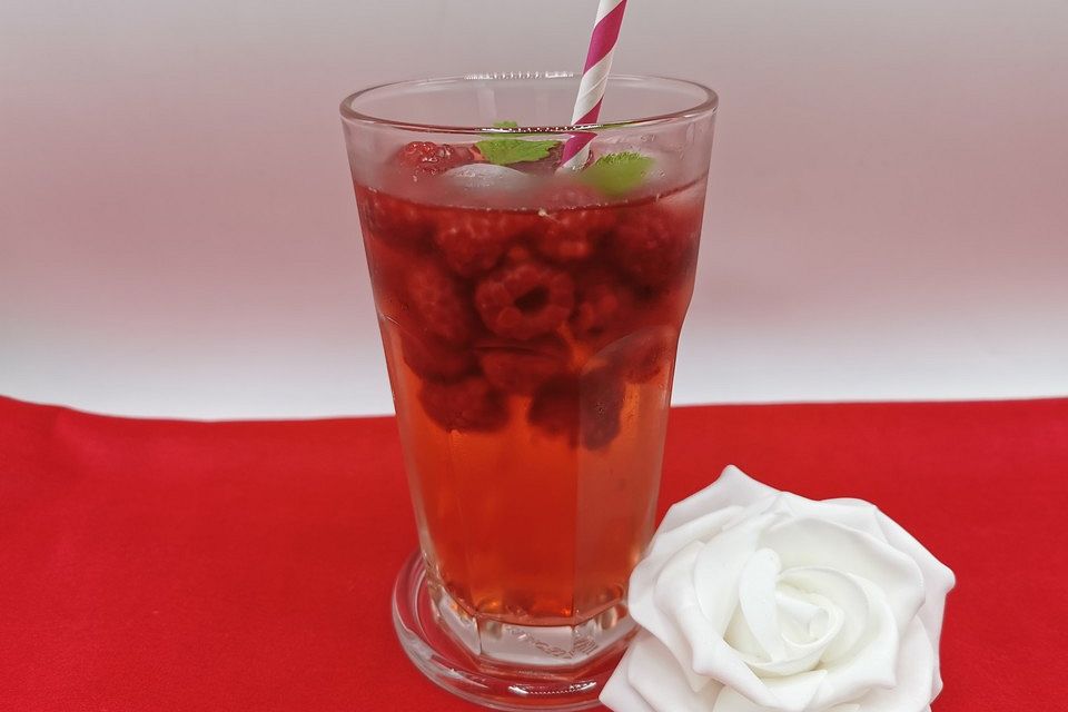 Bacardi Razz-Cocktail mit Sprite