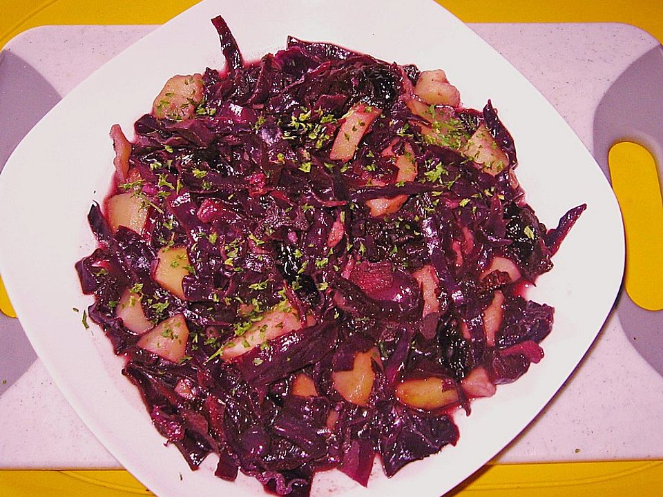 Rotkohl-Eintopf mit Backpflaumen