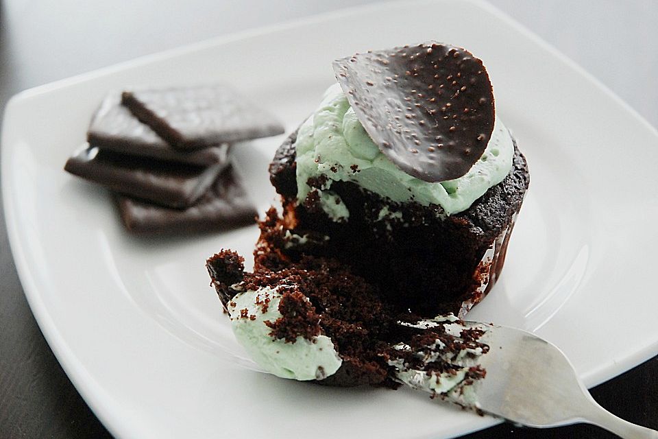 Schoko-Mint Cupcakes mit After-Eight Frosting