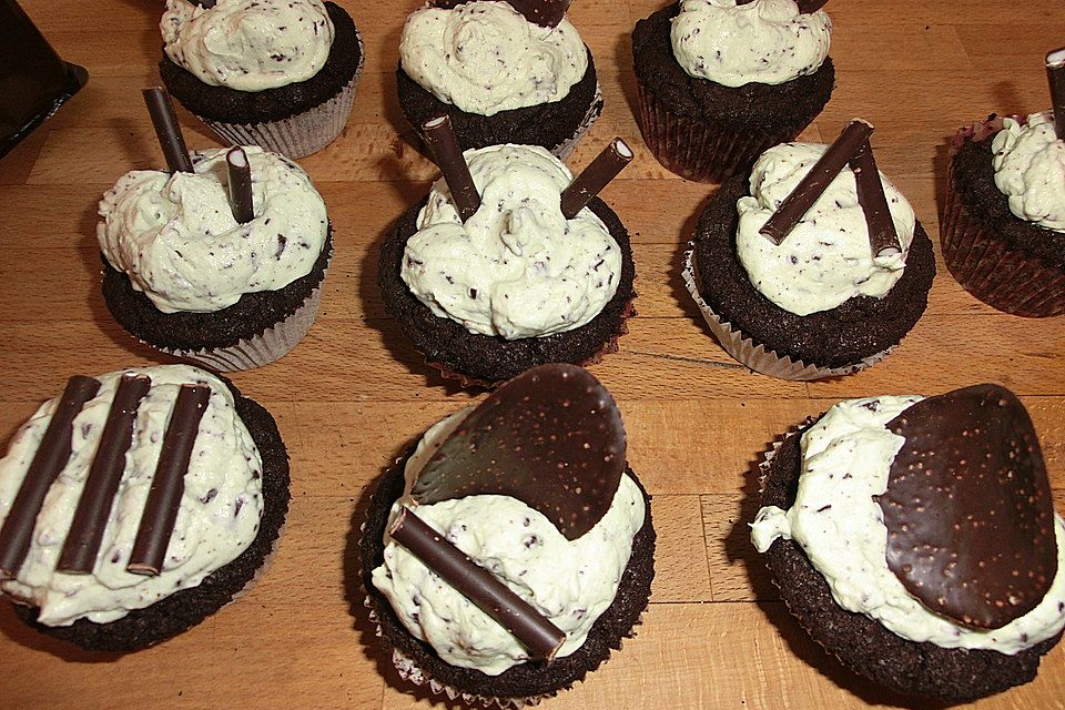 Schoko-Mint Cupcakes mit After-Eight Frosting