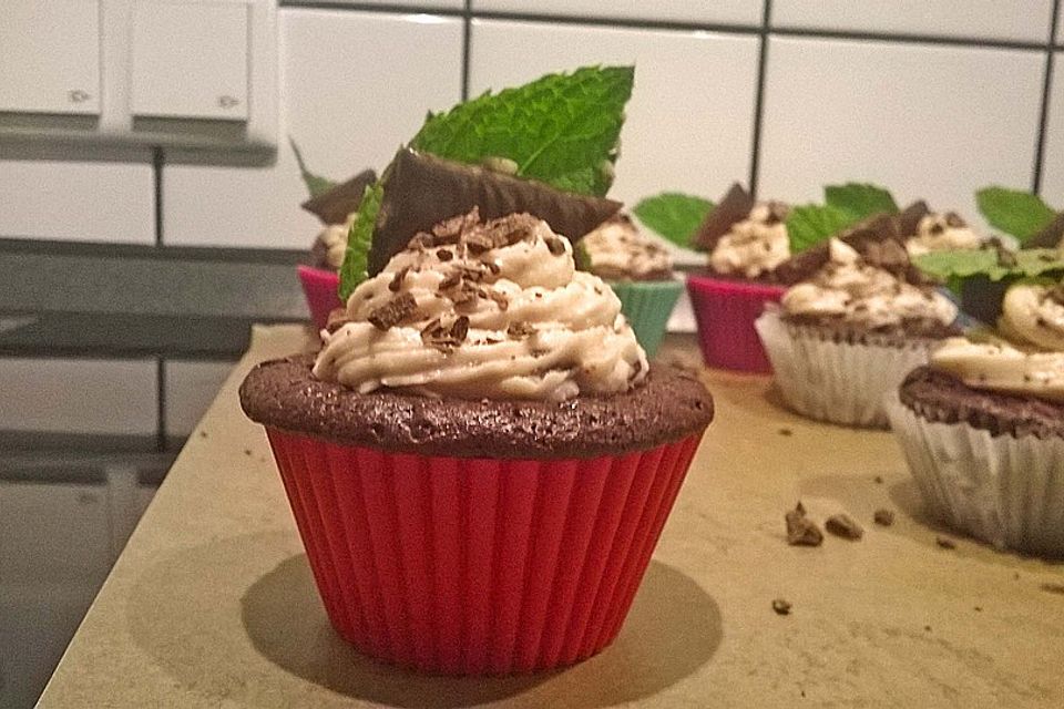 Schoko-Mint Cupcakes mit After-Eight Frosting