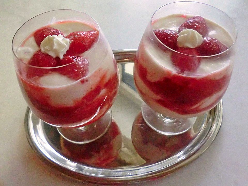 Erdbeertiramisu Chefkoch Tiramisu Erdbeer Torten Mascarpone Nachtisch Einfacher Löffelbiskuit Erdbeeren