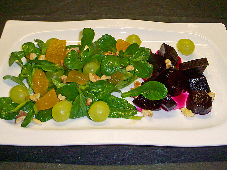 Feldsalat mit Weintrauben - Kochen Gut | kochengut.de