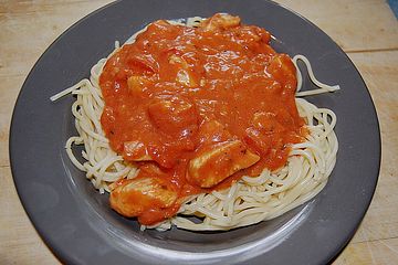 Spaghetti Mit Hahnchen Knoblauch Tomatensauce Von Linzy Chefkoch 
