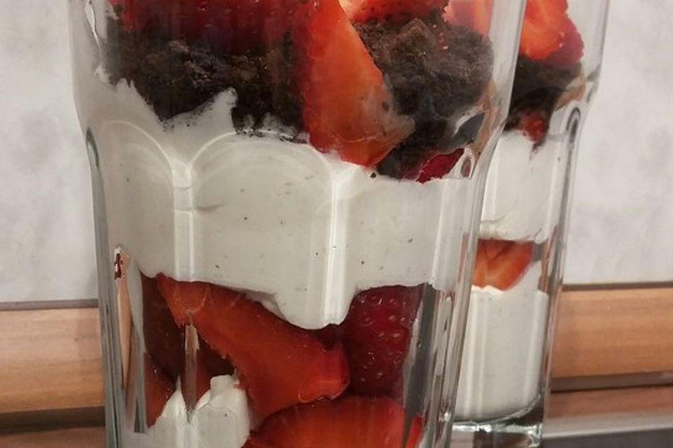 Oreo-Erdbeer-Trifle