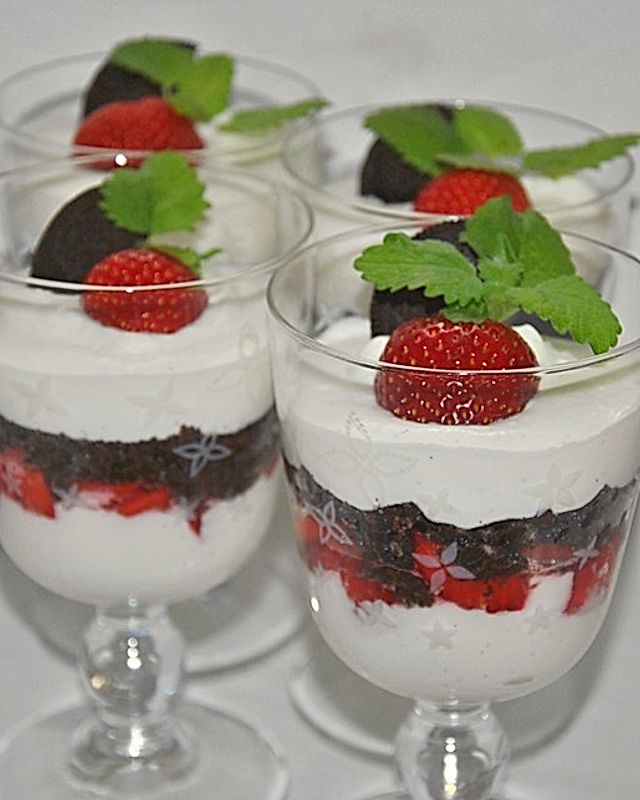 Oreo-Erdbeer-Trifle