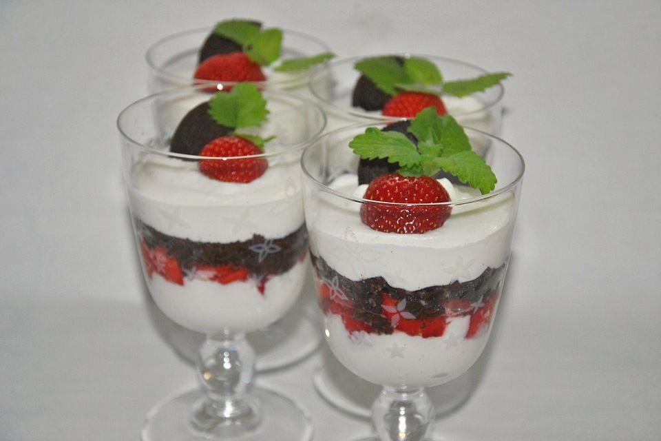 Oreo-Erdbeer-Trifle