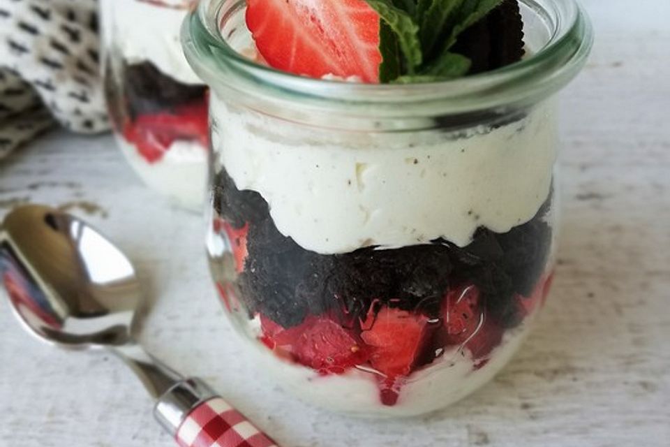 Oreo-Erdbeer-Trifle