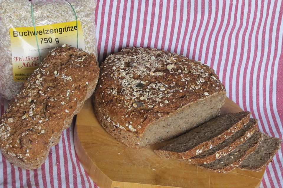 Mehrkorn-Saaten-Brot