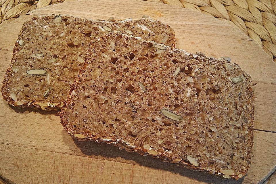 Mehrkorn-Saaten-Brot