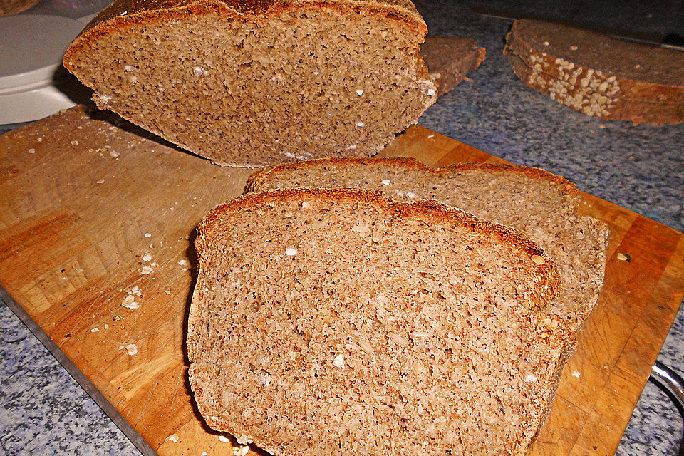 Mehrkorn-Saaten-Brot