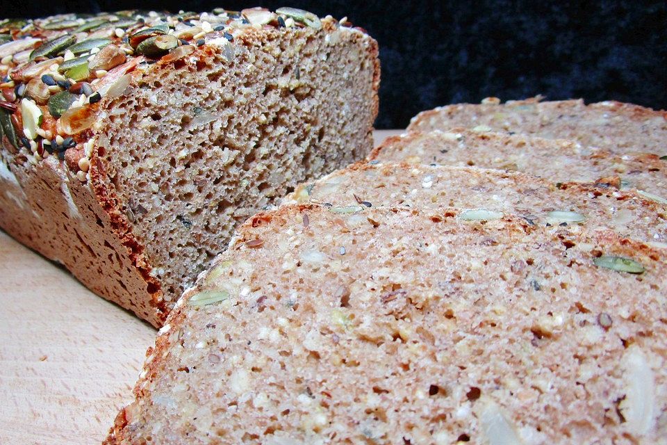 Mehrkorn-Saaten-Brot