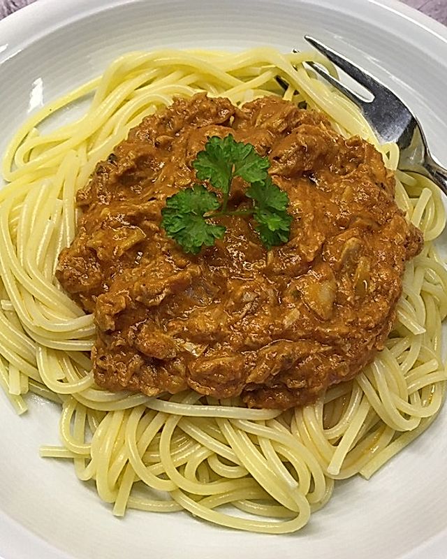 Spaghetti mit Thunfisch-Tomaten-Sahnesoße