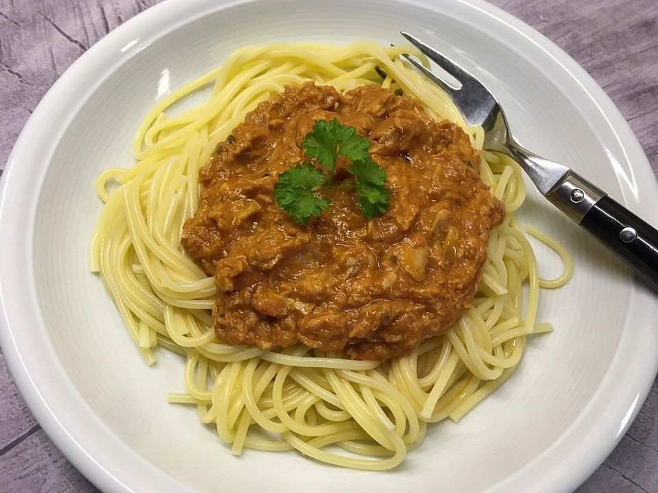 Spaghetti mit Thunfisch-Tomaten-Sahnesoße von Crweezy86| Chefkoch
