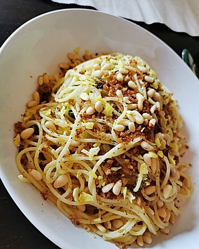 Spaghetti mit Fenchel, Kapern und Chapelure