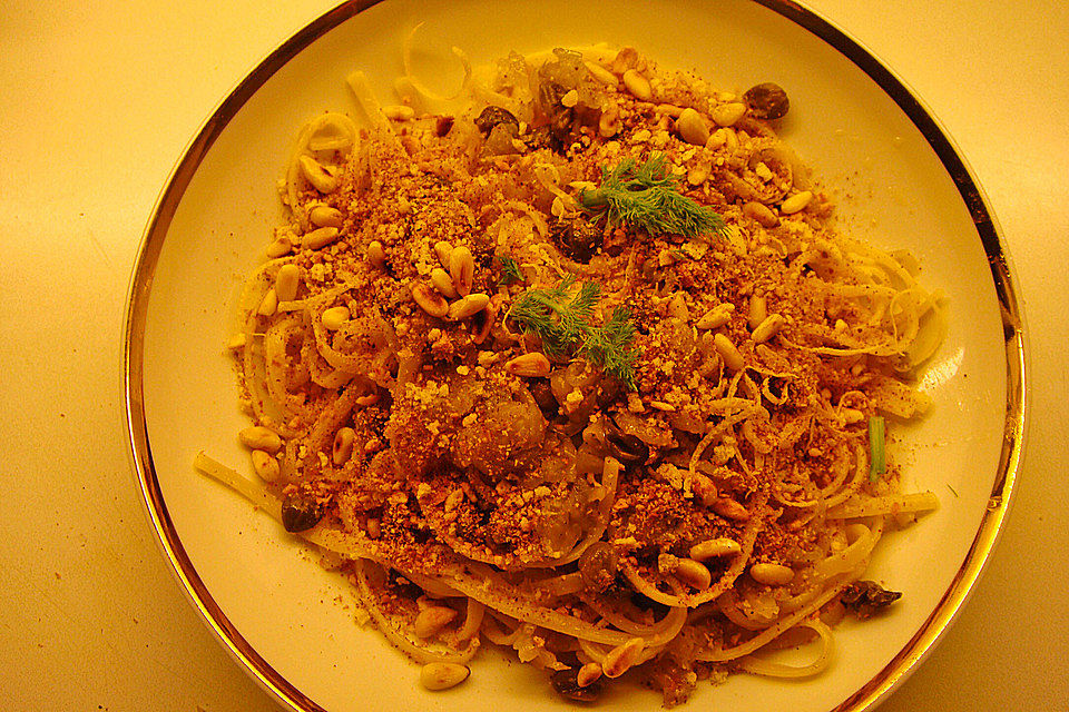 Spaghetti mit Fenchel, Kapern und Chapelure