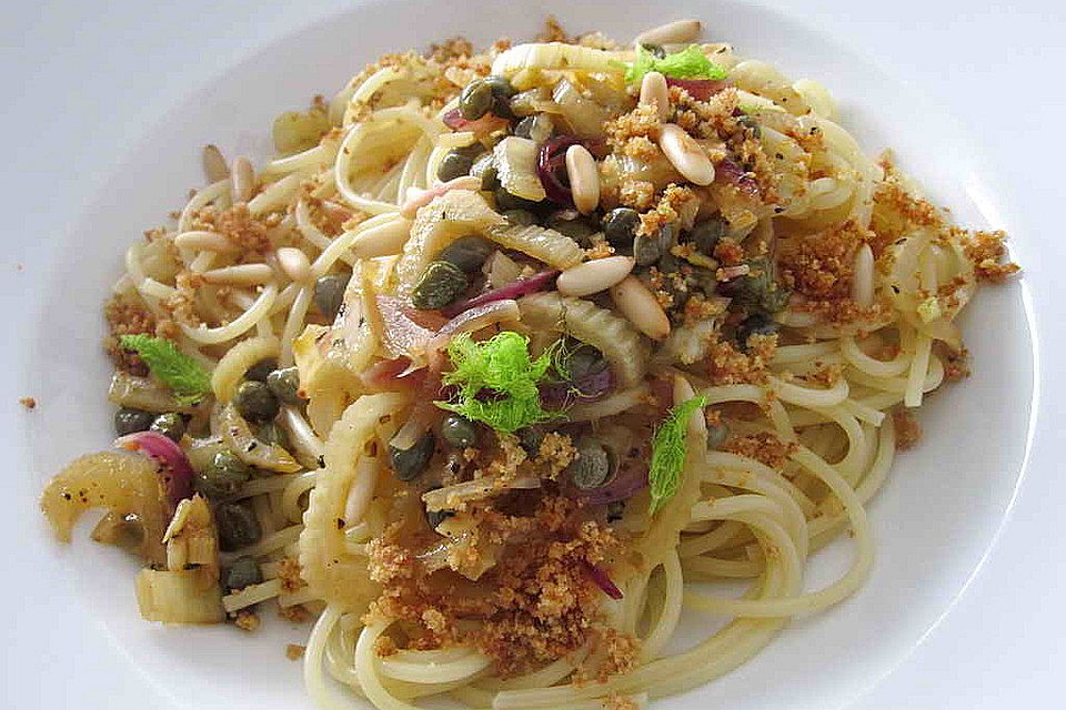 Spaghetti mit Fenchel, Kapern und Chapelure