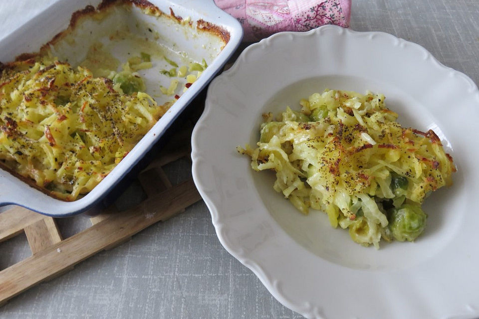 Überbackener Rosenkohl mit Kartoffelkruste