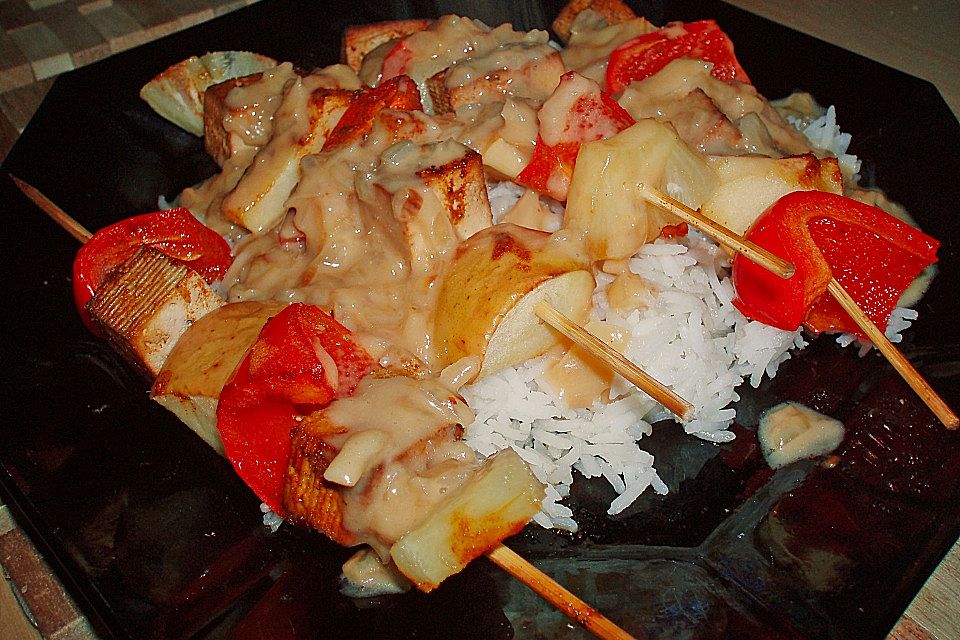 Tofu Satay mit Erdnusssoße