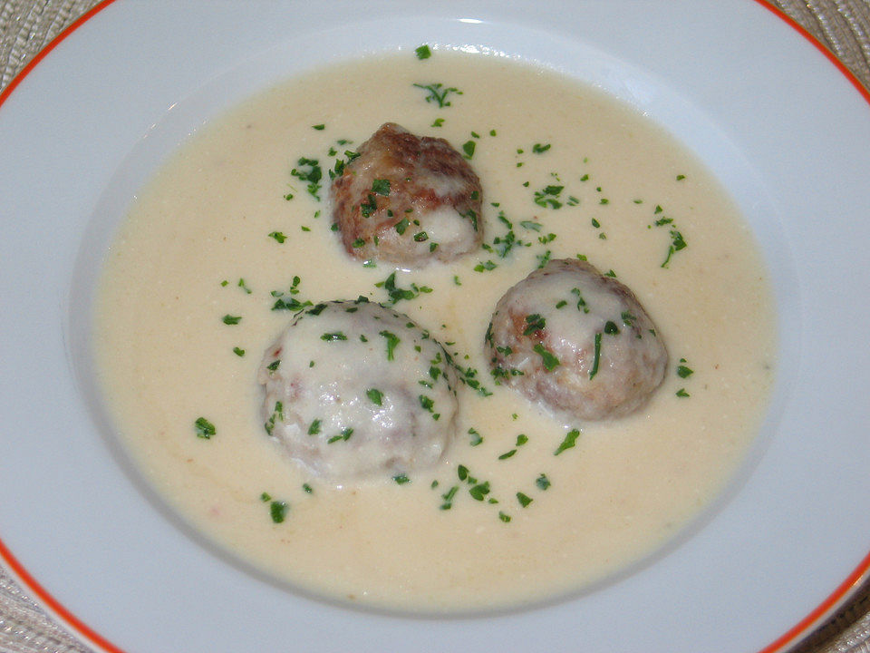 Blumenkohl-Cremesuppe mit Hackbällchen von zepbine| Chefkoch