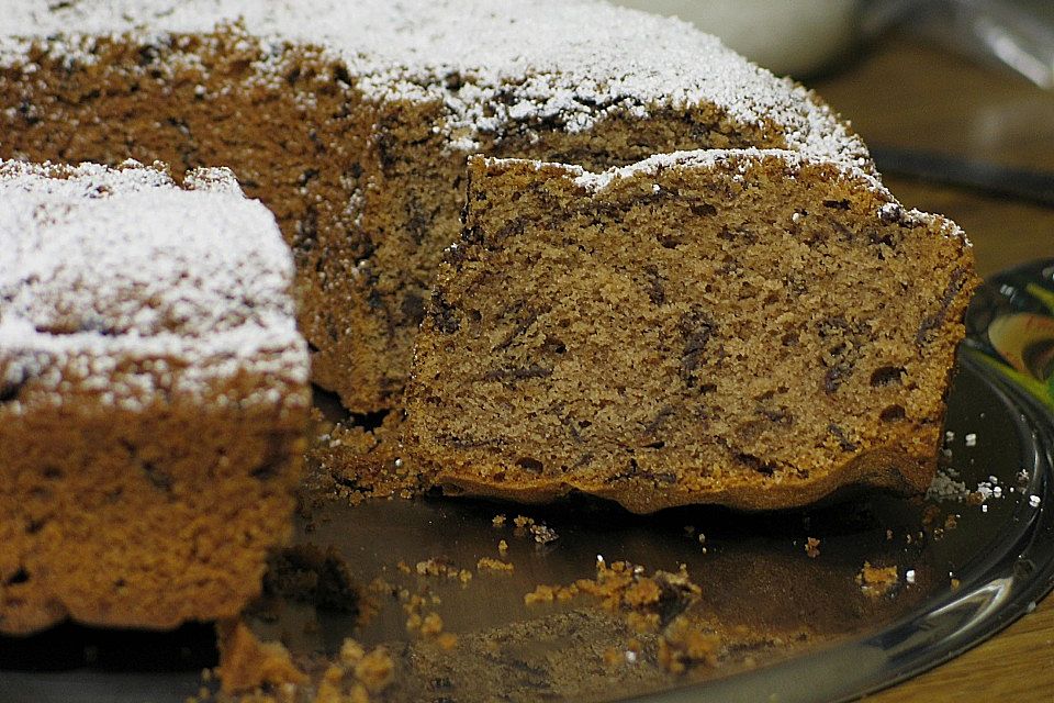 Rotweinkuchen mit Zimt und Schokostreusel