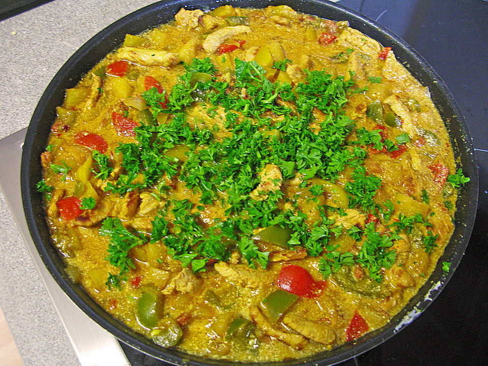 Putenrahmgeschnetzeltes mit Paprika von schnuppe673 | Chefkoch