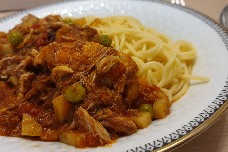 Kaninchen in Tomaten - Rotweinsauce (Maltesische Nationalspezialität)