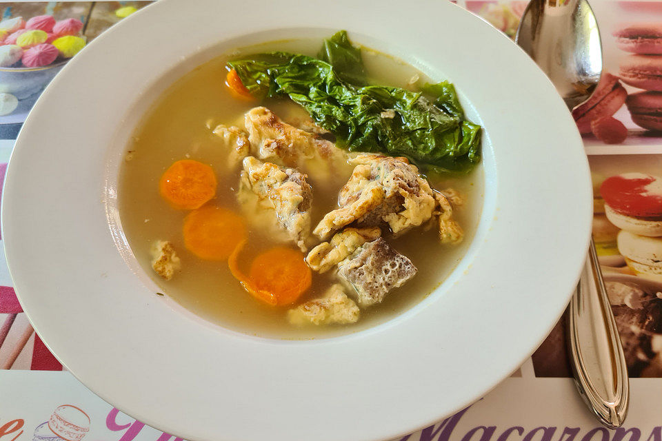 Blattsalatsuppe aus Siebenbürgen