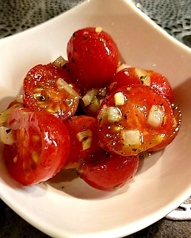 Tomaten-Zwiebel-Salat