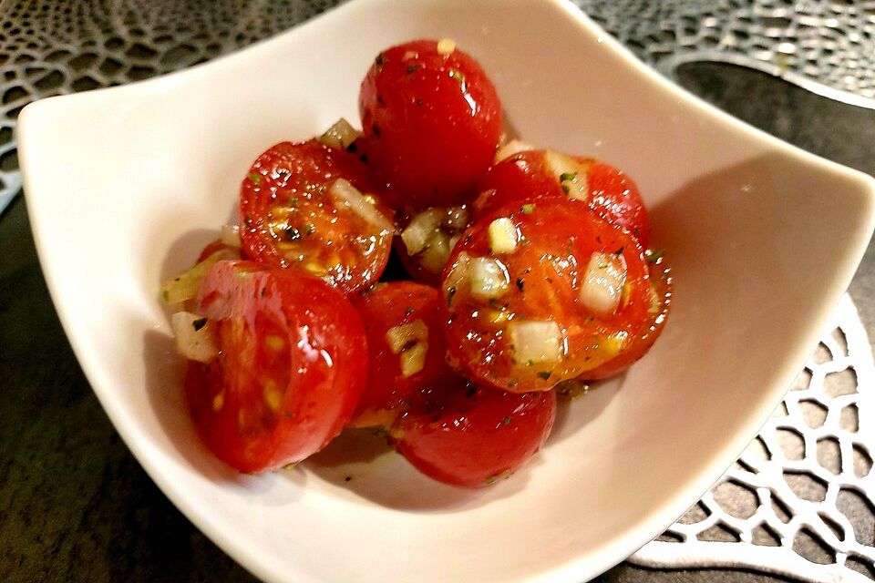 Tomaten-Zwiebel-Salat