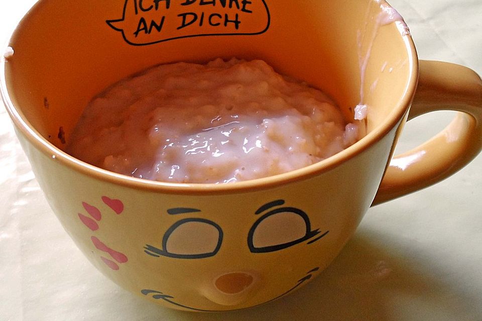 Porridge oder Haferbrei aus der Mikrowelle