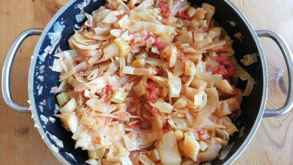 Gedünsteter Weißkohl po polsku von Cicik