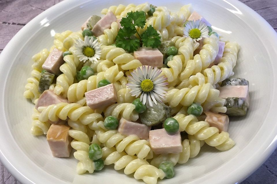 Nudelsalat à la Nicki (nach Omas Art)