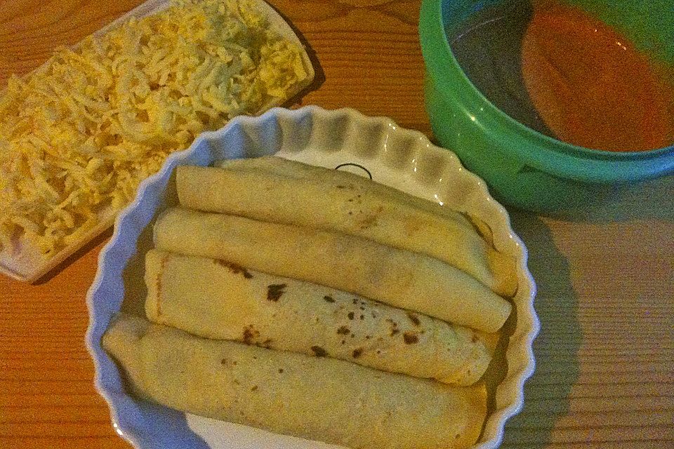 Lauchpfannkuchenauflauf mit Tomatensauce "Lio"