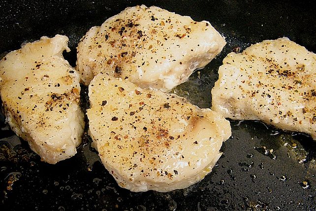 Seeteufelsteaks auf Balsamico-Rahmlinsen von Christina1208| Chefkoch