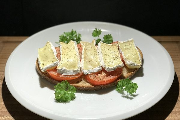 Überbackenes Tomaten-Camembert-Brot von jabra | Chefkoch