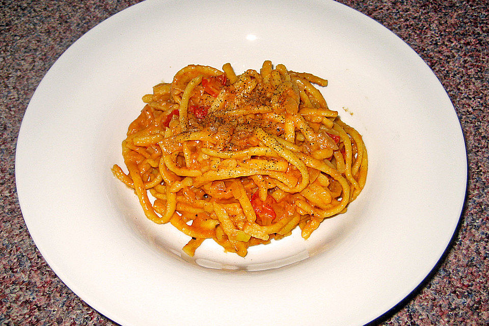 Spätzle in Tomaten-Senf Soße