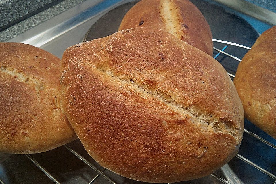 Macadamia-Röstzwiebel Brötchen