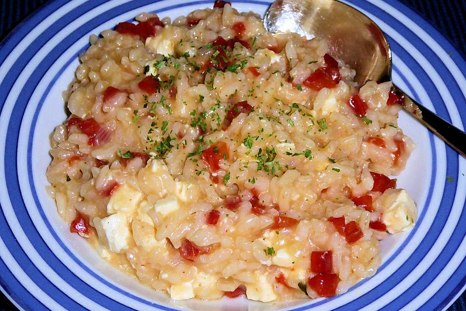 Paprika-Risotto mit Schafskäse