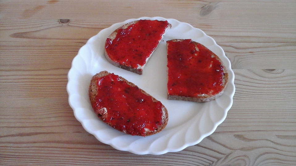 Erdbeermarmelade mit Basilikum und buntem Pfeffer von Chocolate-Chip