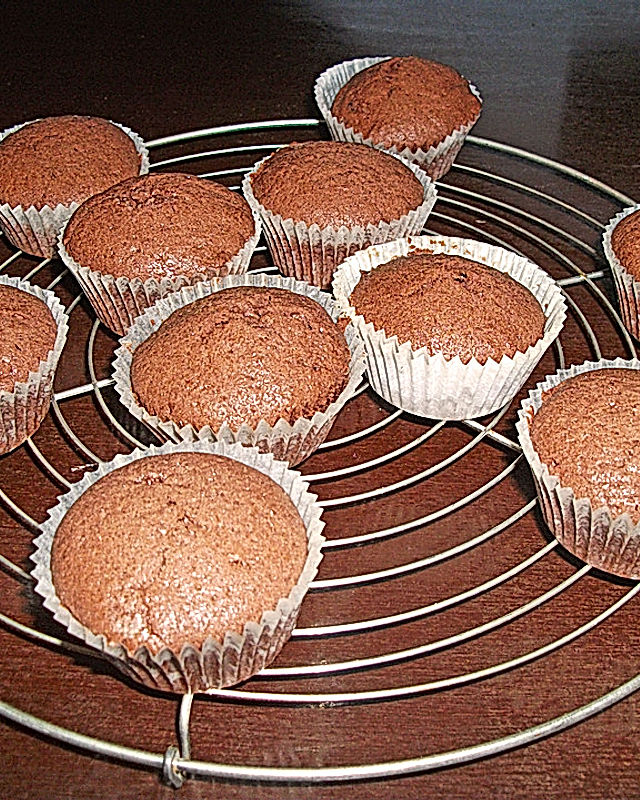 Schoko-Kirsch-Cupcakes mit Buttercreme