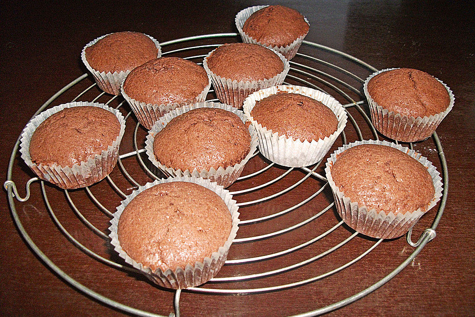 Schoko-Kirsch-Cupcakes mit Buttercreme