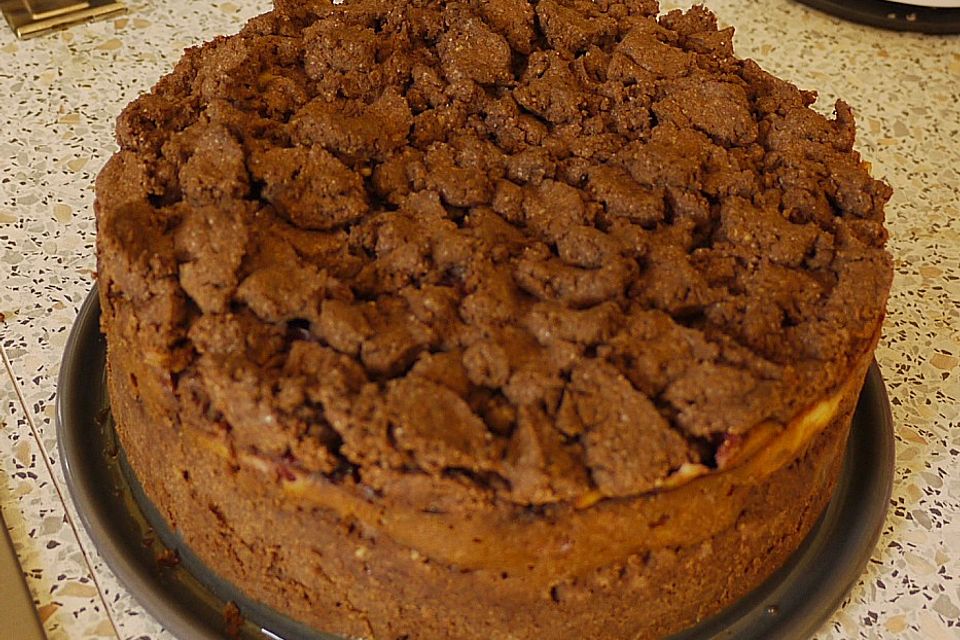 Quark-Schokostreusel-Torte mit Kirschen