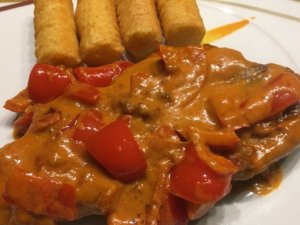 Schnitzel mit Zwiebel-Paprika-Rahmsauce von Saldas| Chefkoch