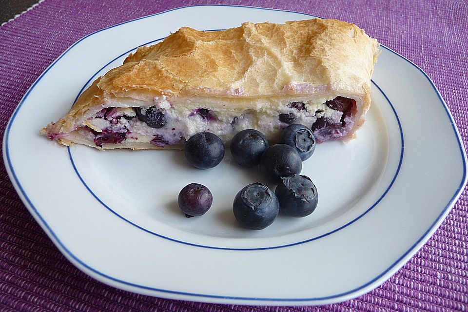 Blaubeer-Topfenstrudel