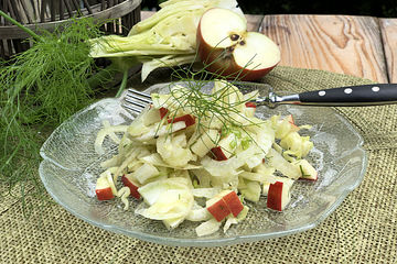 Fenchel-Apfel-Salat mit Knoblauch