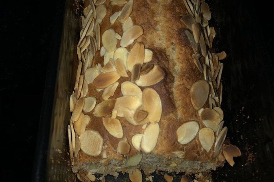 Bananenbrot mit Mandeln