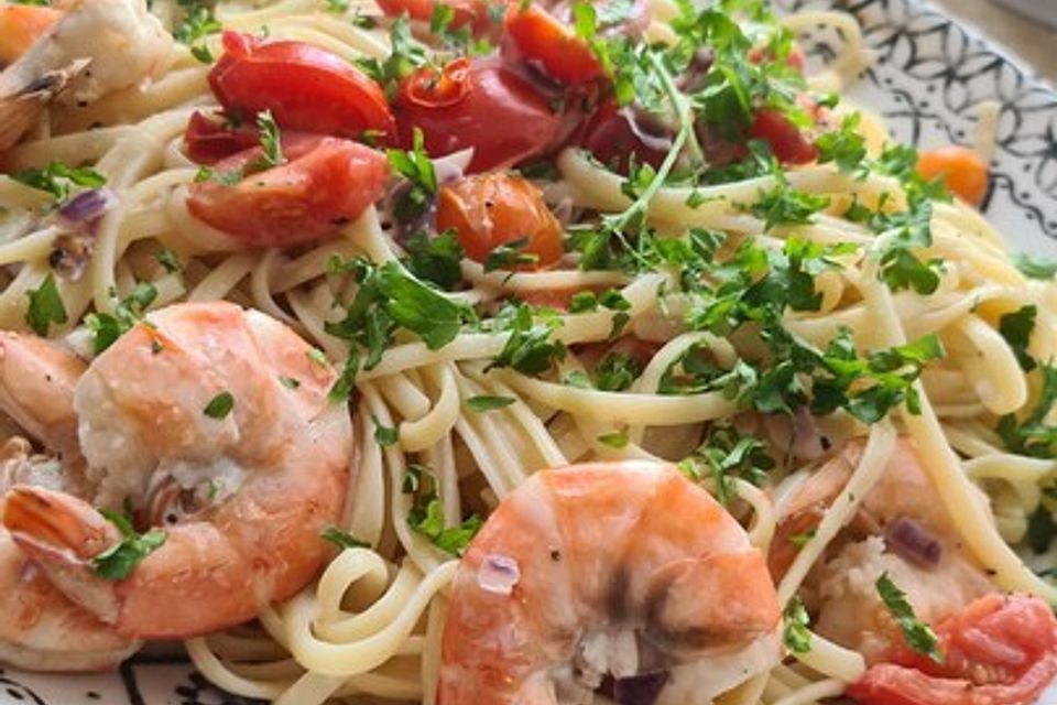 Spaghetti mit Tomaten-Garnelen Soße