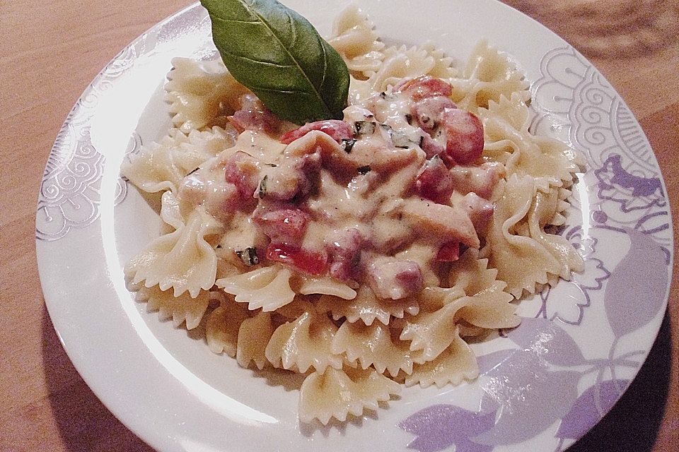 Limonen-Pasta mit Lachs-Sahne Sauce